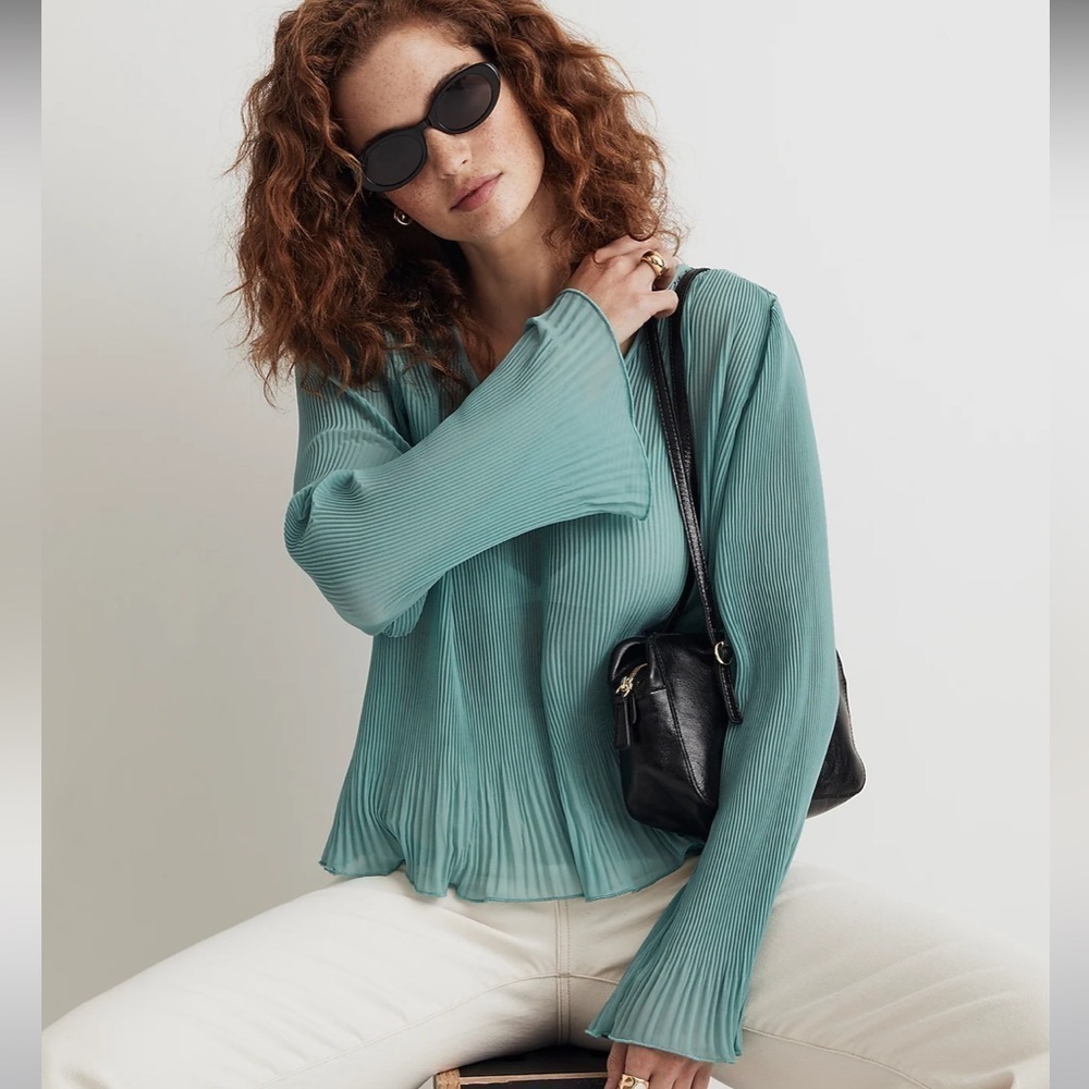 Madewell Pleated Flare-Sleeve Top summer breeze blue